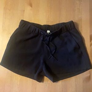 Like new lululemon on the fly shorts size 8